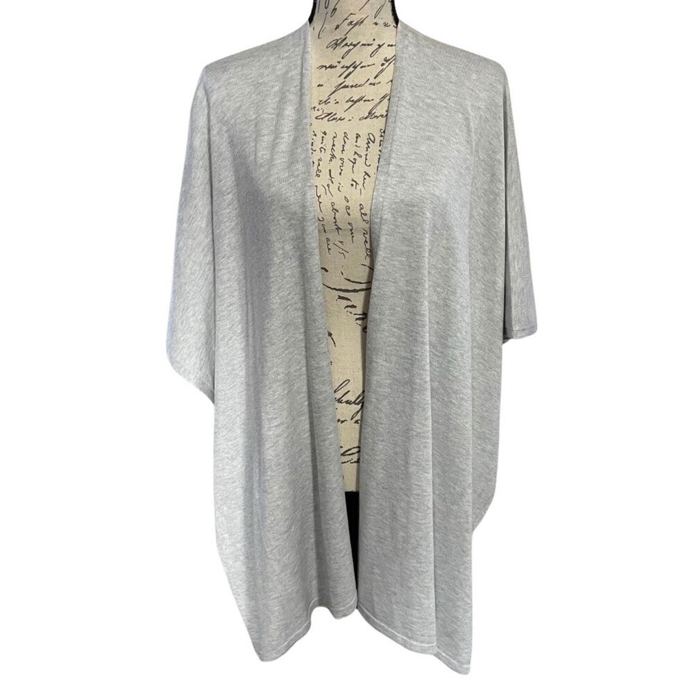 WHBM White House Black Market OPEN WRAP RUANA One Size Light Gray NEW Tiny Flaw
